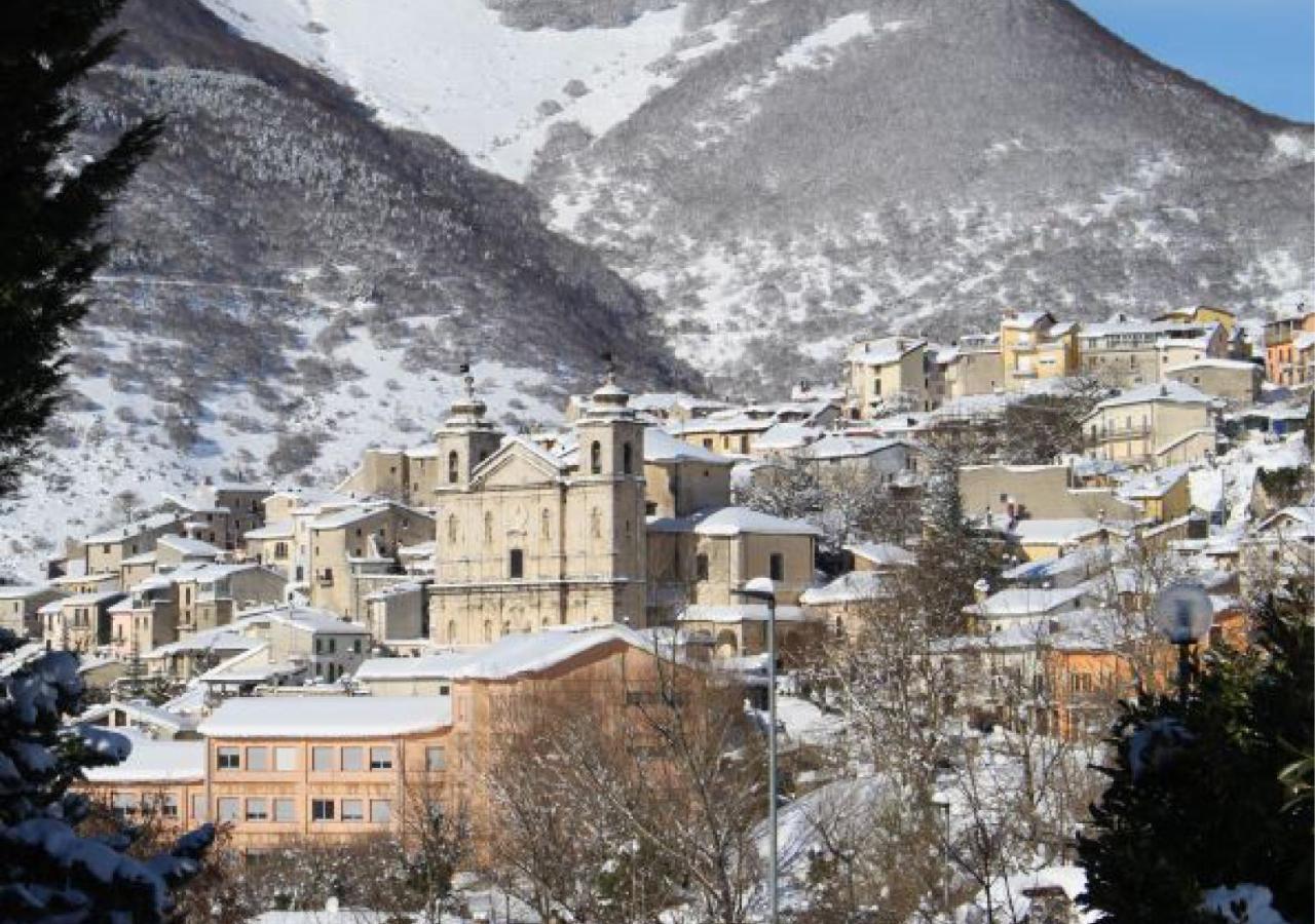 La Grande Casa Di Montagna Villa Castel Di Sangro Esterno foto