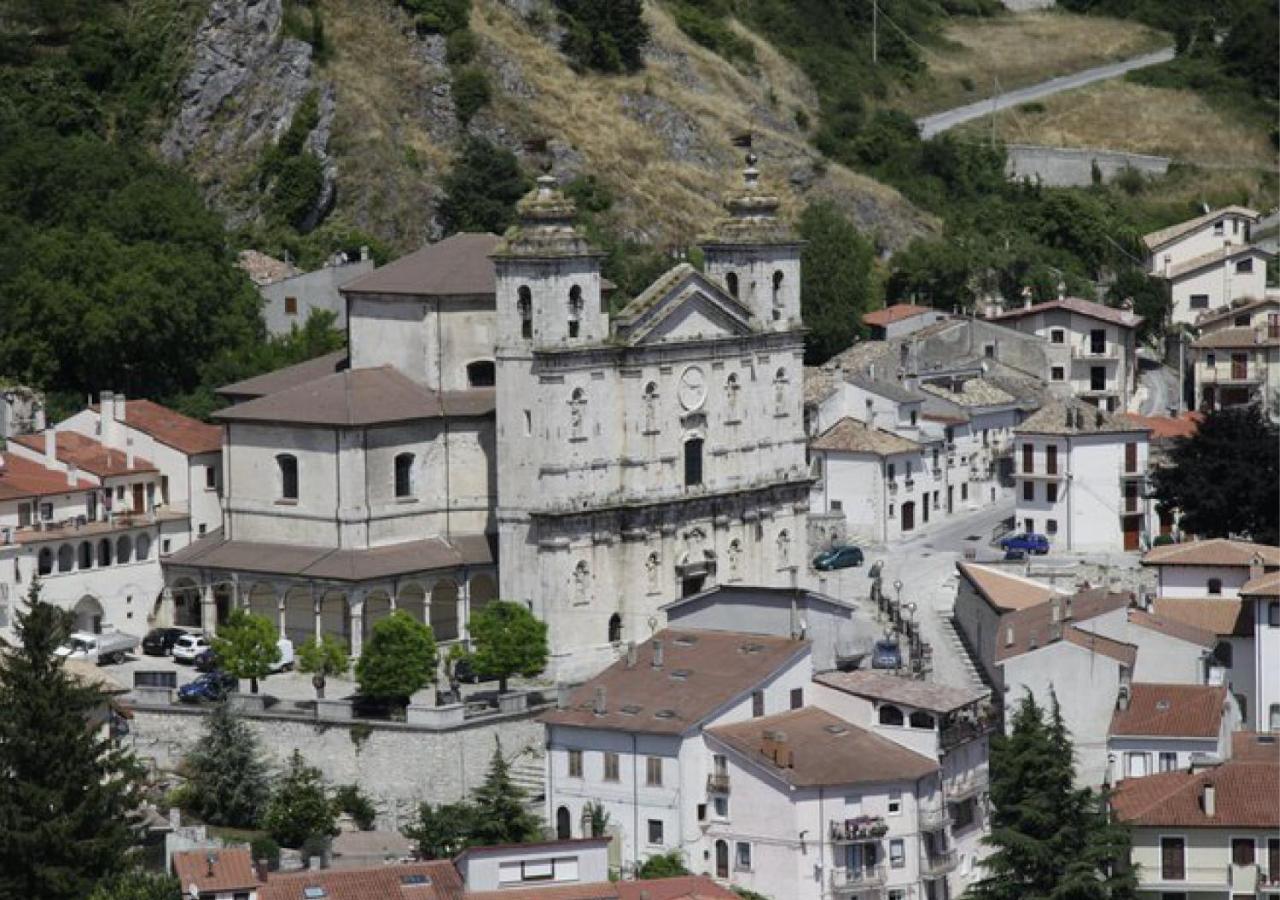 La Grande Casa Di Montagna Villa Castel Di Sangro Esterno foto